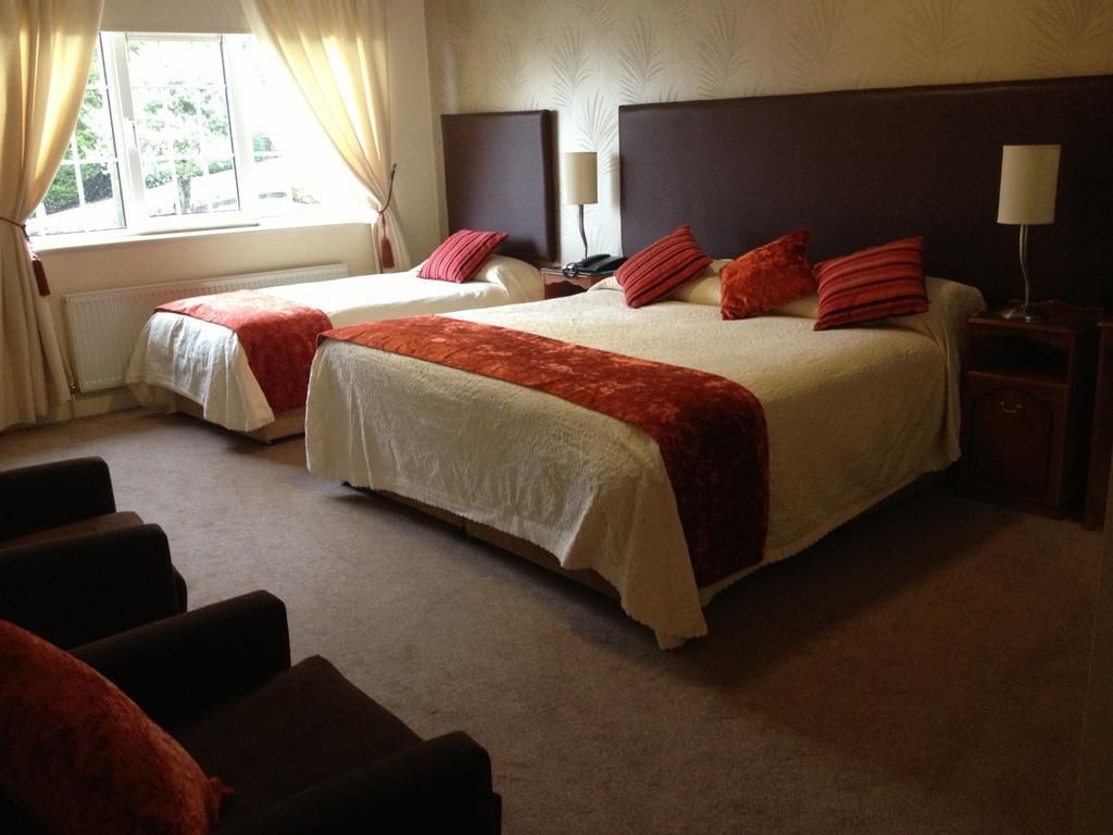 Robeen House Hotel คิลลาร์นีย์ ภายนอก รูปภาพ